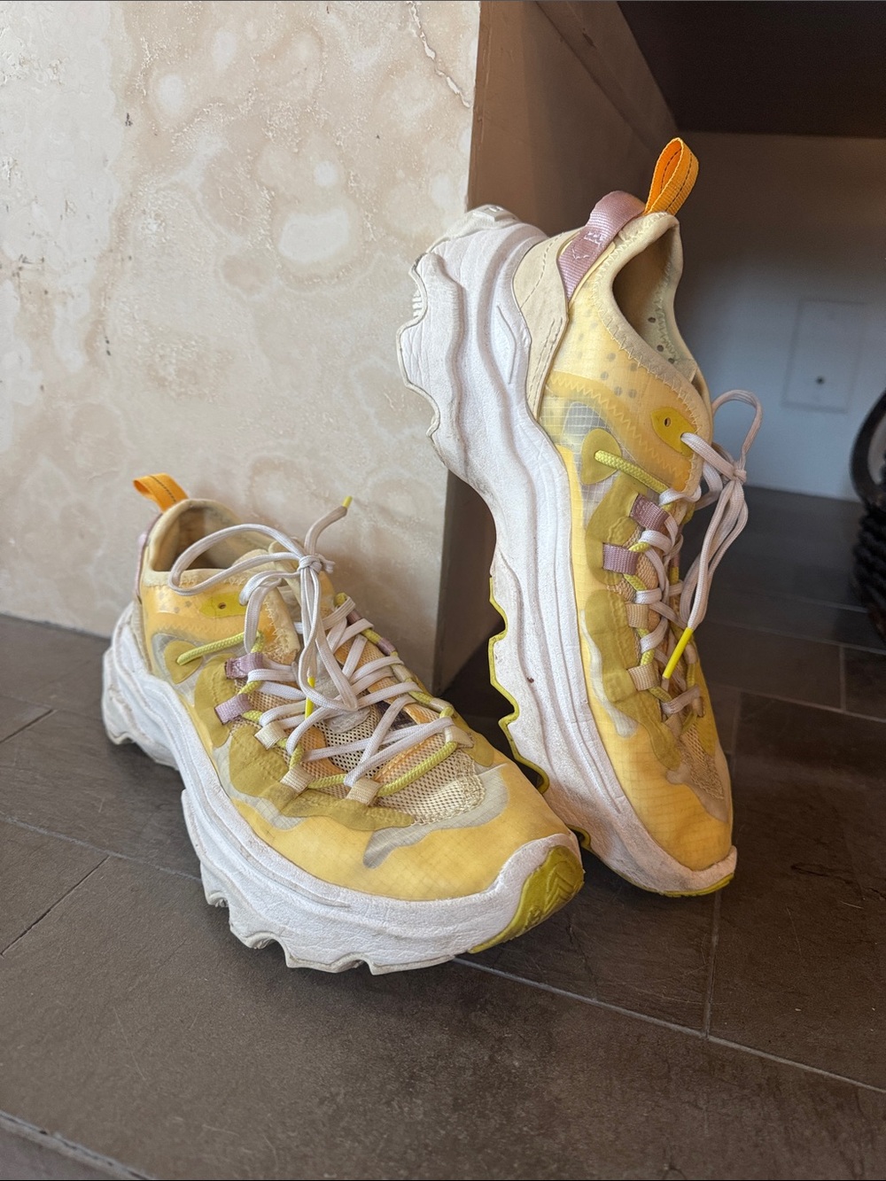 Sorel Women’s breakthru tech sneaker yellow size 7.5